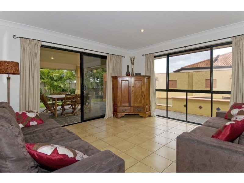 4 Bush Cherry Place, Thornlands QLD 4164