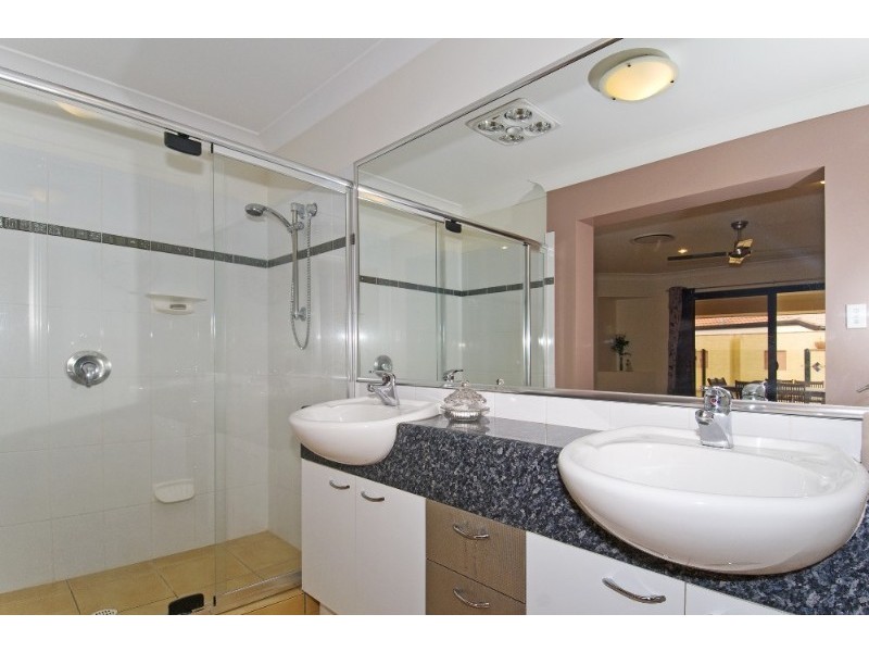 4 Bush Cherry Place, Thornlands QLD 4164