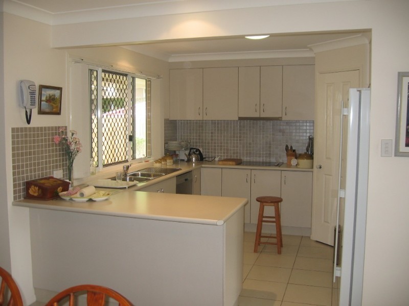 11 Scampi Place, Redland Bay QLD 4165