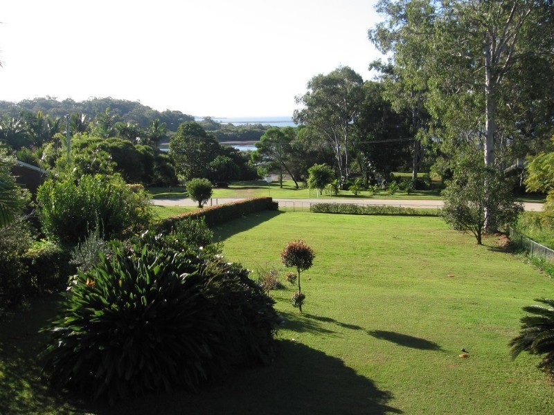 49 Halcyon Street, Lamb Island QLD 4184