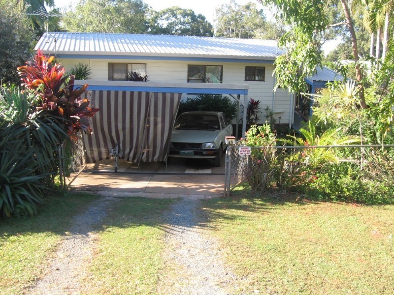 49 Halcyon Street, Lamb Island QLD 4184