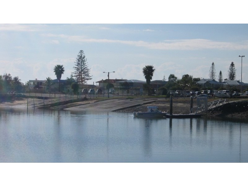 32 Little Shore Street, Cleveland QLD 4163