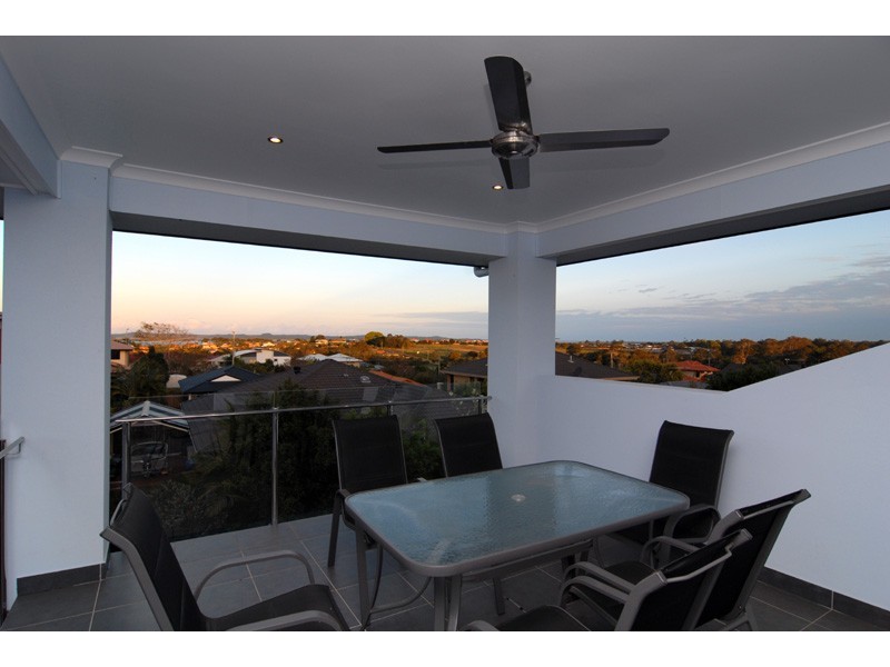 16 Hayman Street, Redland Bay QLD 4165