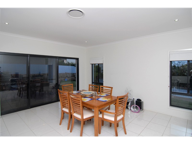 16 Hayman Street, Redland Bay QLD 4165