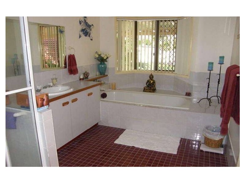 2 Muirhead Court, Victoria Point QLD 4165