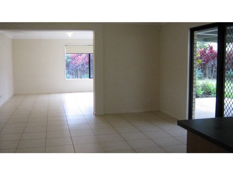 19 Sandy Cove Place, Redland Bay QLD 4165