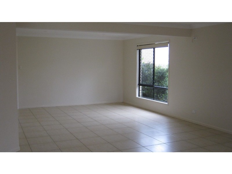 19 Sandy Cove Place, Redland Bay QLD 4165