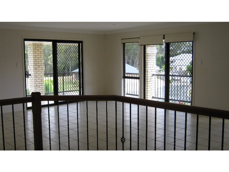 19 Sandy Cove Place, Redland Bay QLD 4165