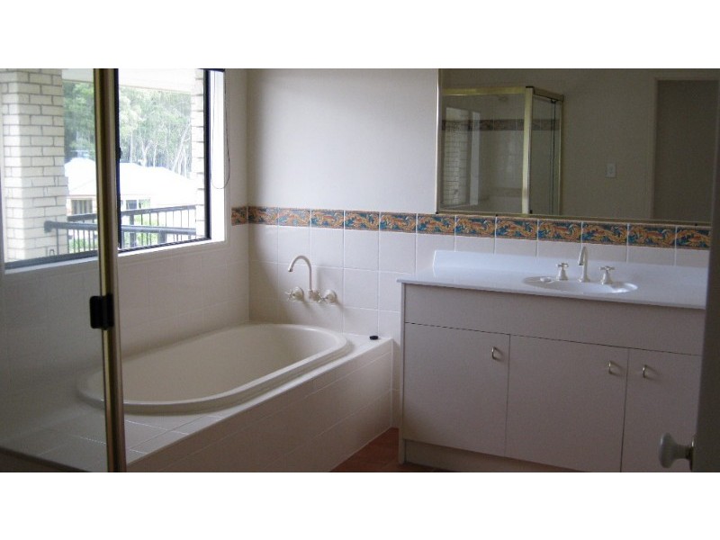 19 Sandy Cove Place, Redland Bay QLD 4165