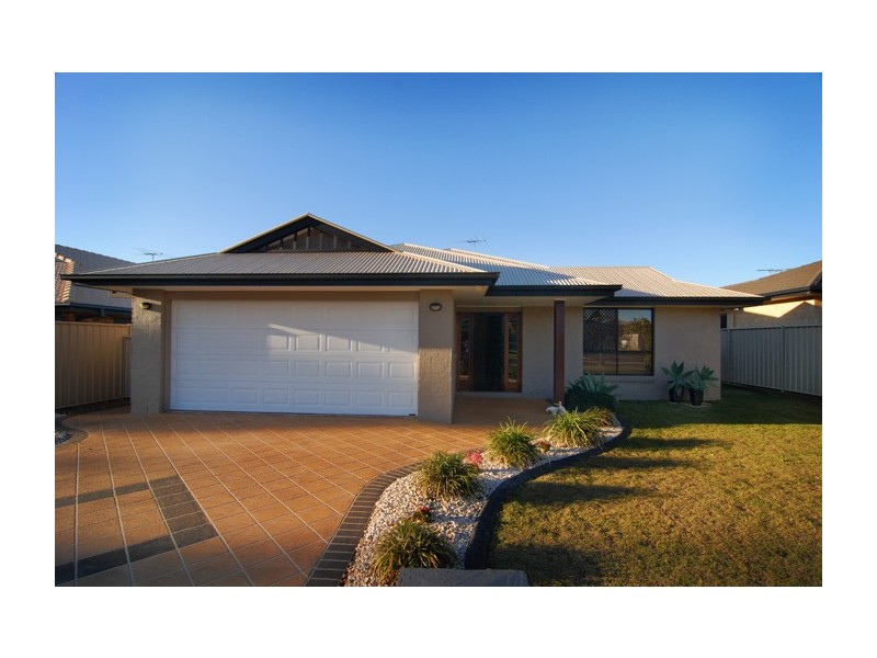 67 Seaholly Crescent, Victoria Point QLD 4165