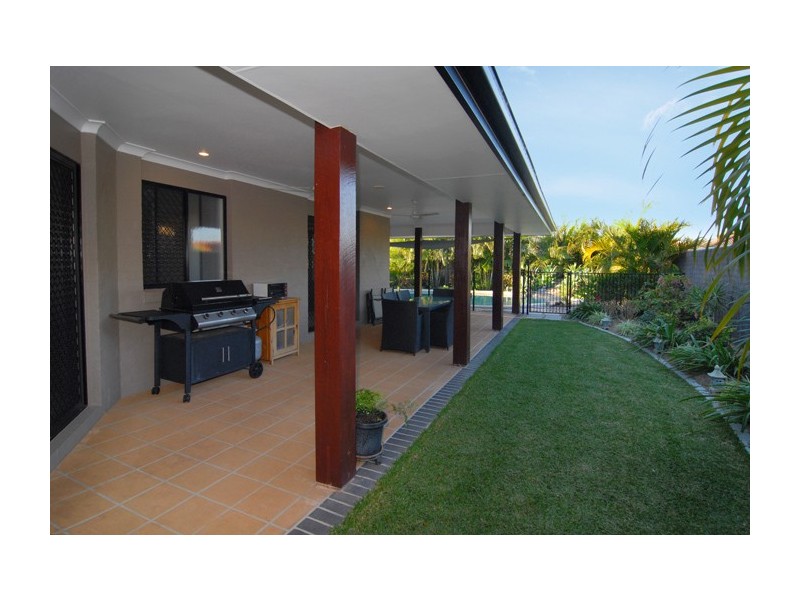 67 Seaholly Crescent, Victoria Point QLD 4165