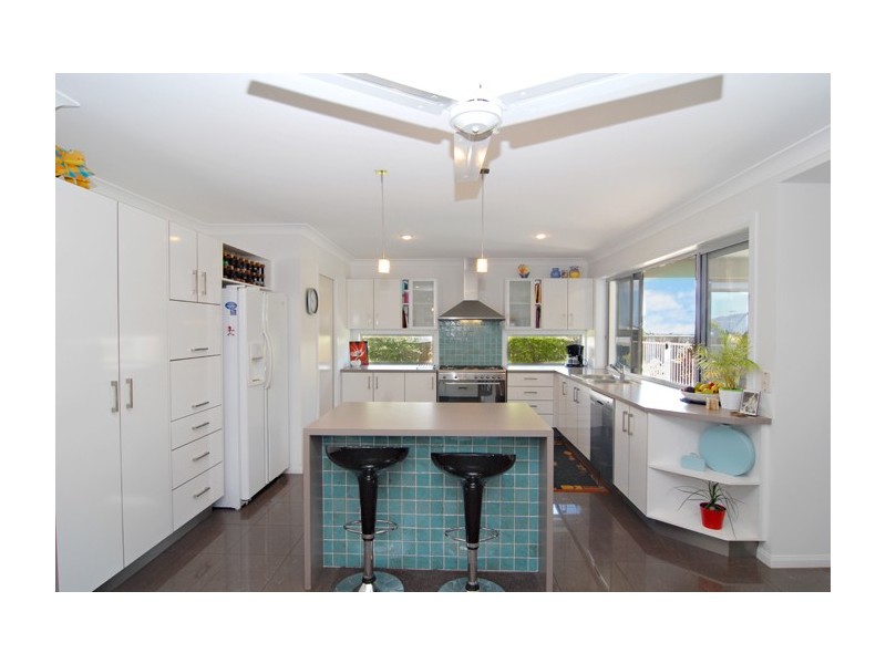 10 Melrose Court, Redland Bay QLD 4165