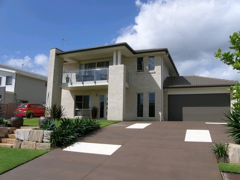3 Huntly Place, Redland Bay QLD 4165