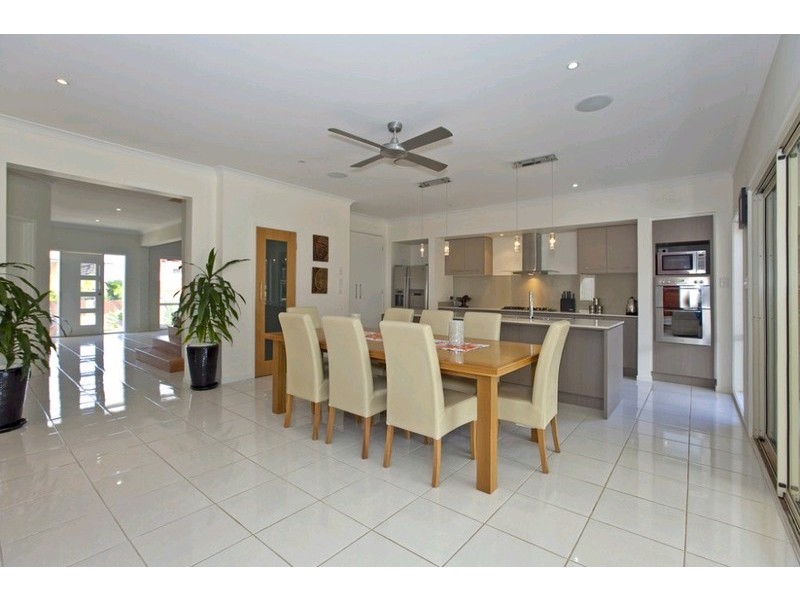 3 Huntly Place, Redland Bay QLD 4165