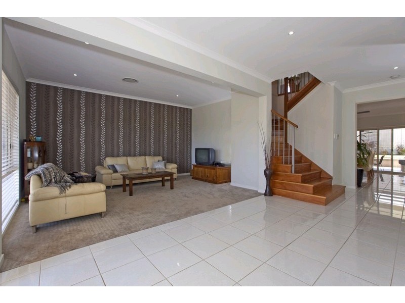 3 Huntly Place, Redland Bay QLD 4165