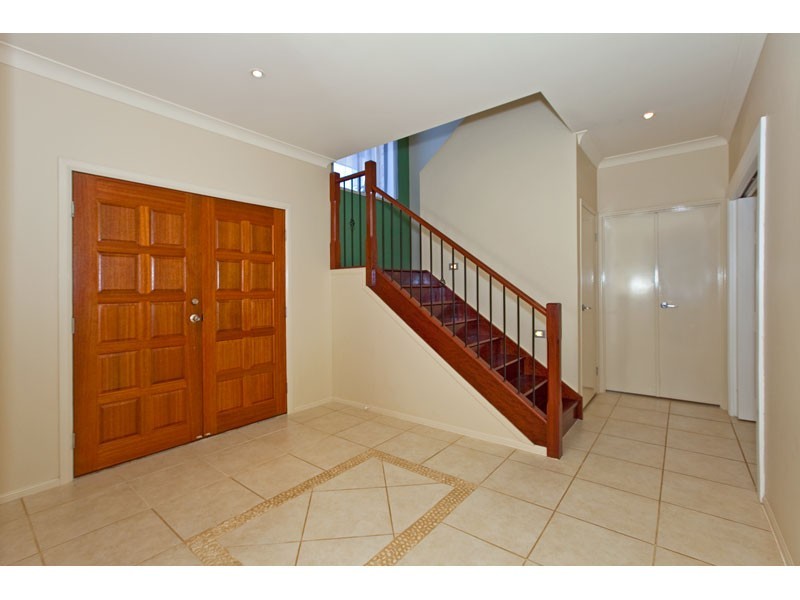 16 Irwin Place, Redland Bay QLD 4165