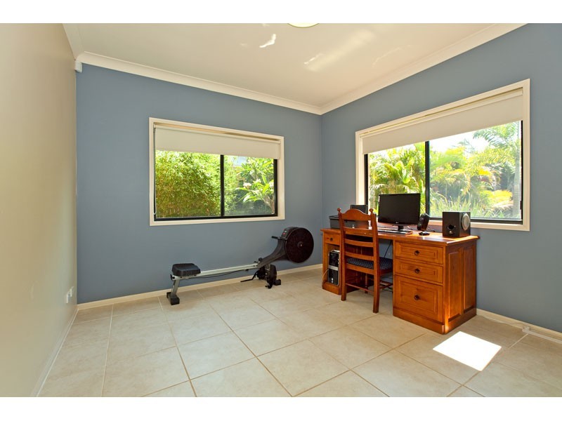 16 Irwin Place, Redland Bay QLD 4165