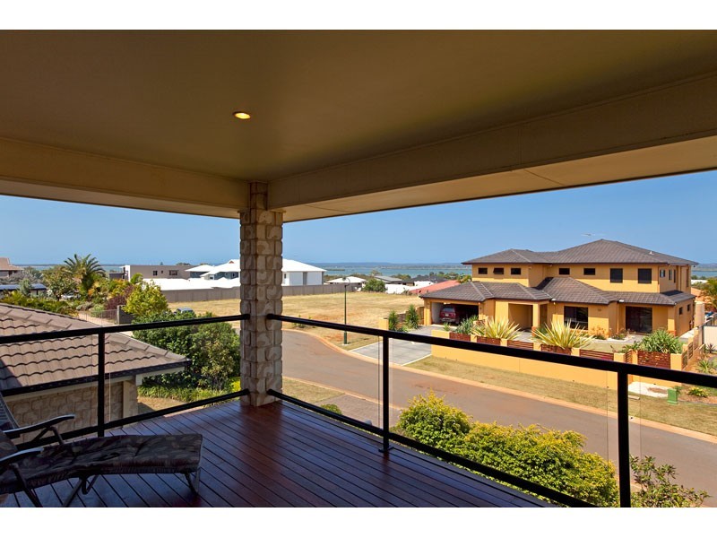 16 Irwin Place, Redland Bay QLD 4165