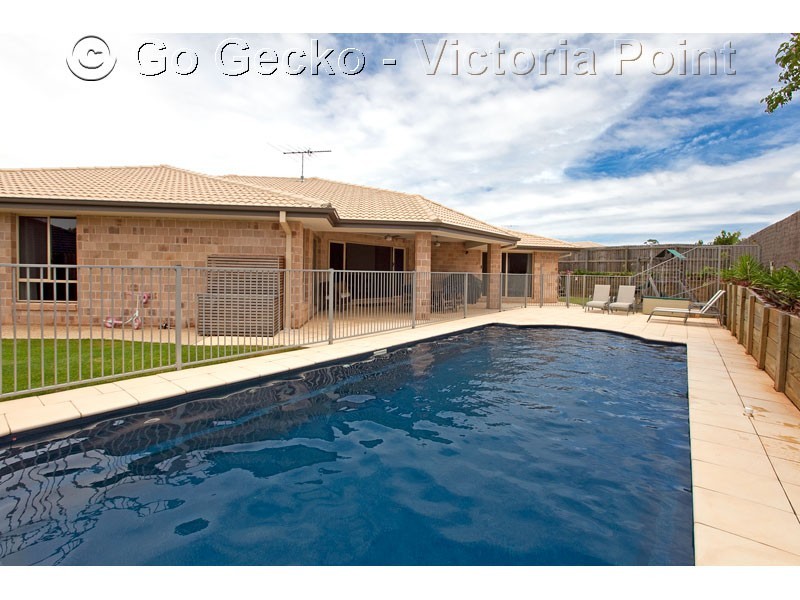 33 Sunningdale Drive, Redland Bay QLD 4165