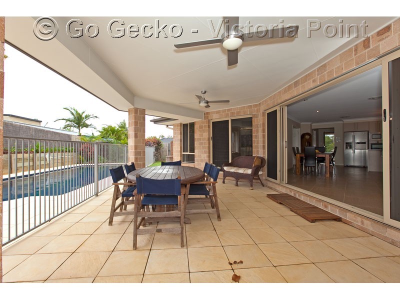 33 Sunningdale Drive, Redland Bay QLD 4165