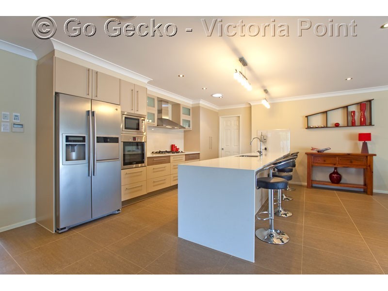 33 Sunningdale Drive, Redland Bay QLD 4165