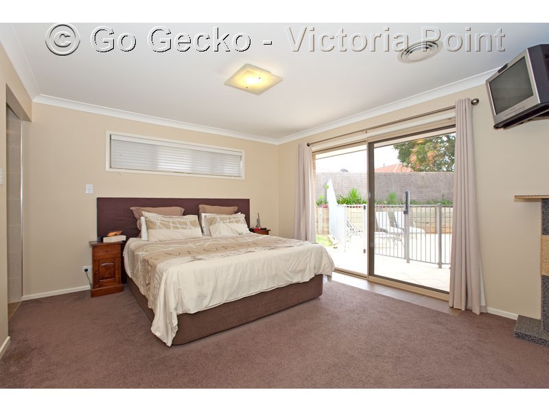 33 Sunningdale Drive, Redland Bay QLD 4165