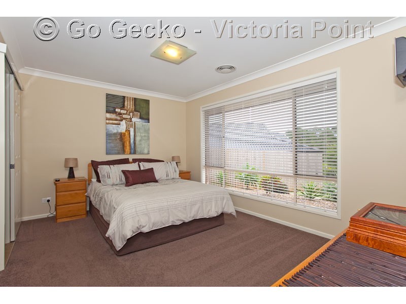 33 Sunningdale Drive, Redland Bay QLD 4165