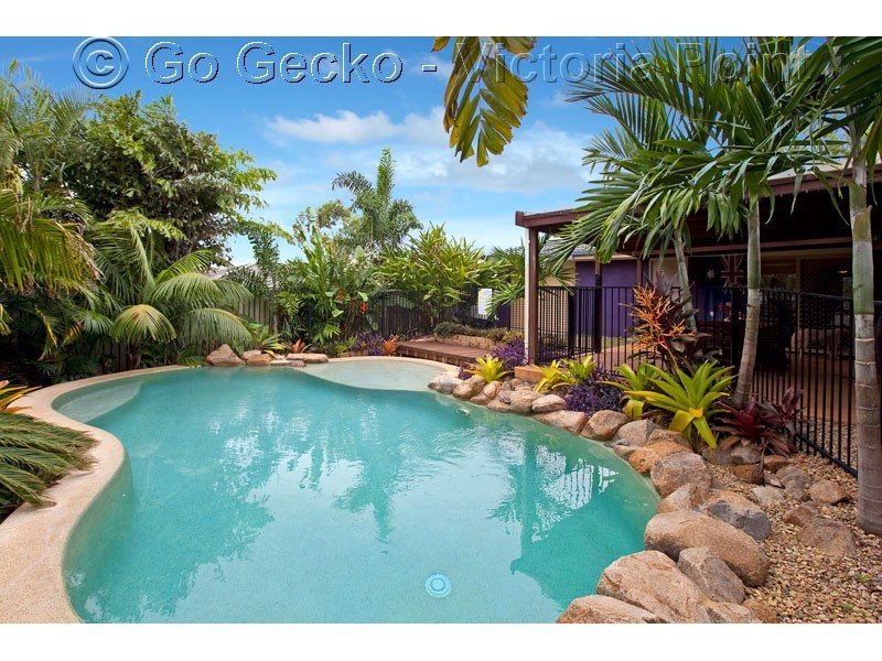 4 Montrose Place, Redland Bay QLD 4165