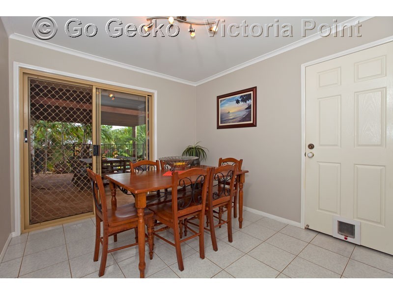 4 Montrose Place, Redland Bay QLD 4165