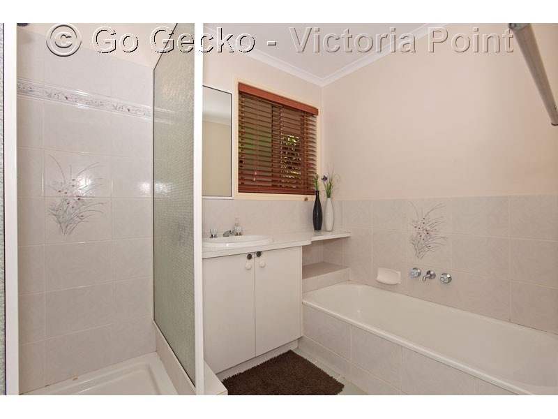 4 Montrose Place, Redland Bay QLD 4165