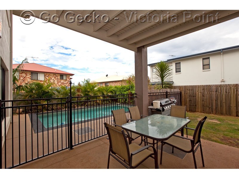 11 Highland Street, Redland Bay QLD 4165