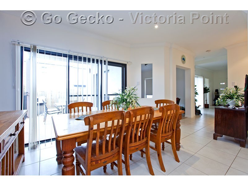 11 Highland Street, Redland Bay QLD 4165