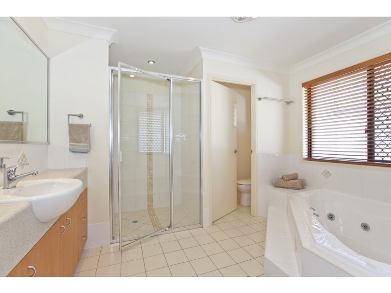 28 Bedarra Street, Redland Bay QLD 4165