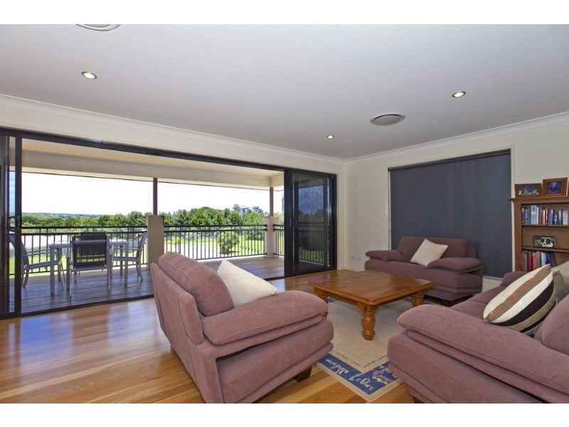 28 Bedarra Street, Redland Bay QLD 4165