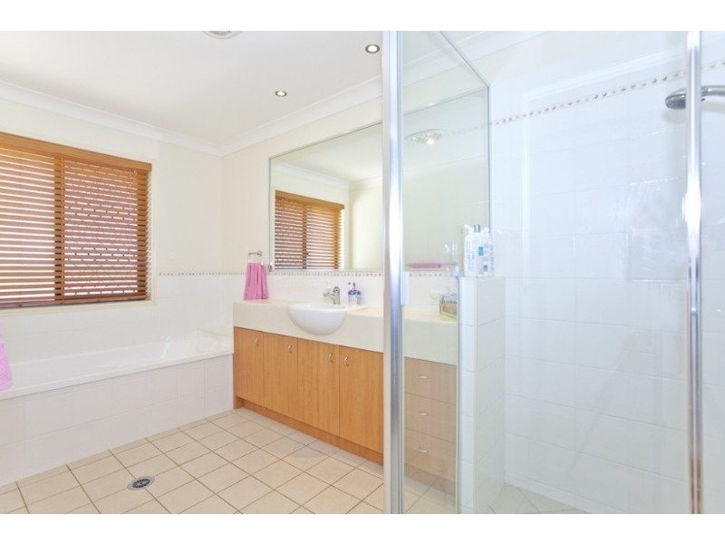 28 Bedarra Street, Redland Bay QLD 4165