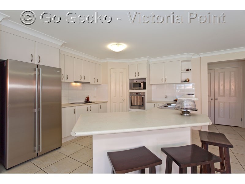 37 Ebony Crescent, Redland Bay QLD 4165