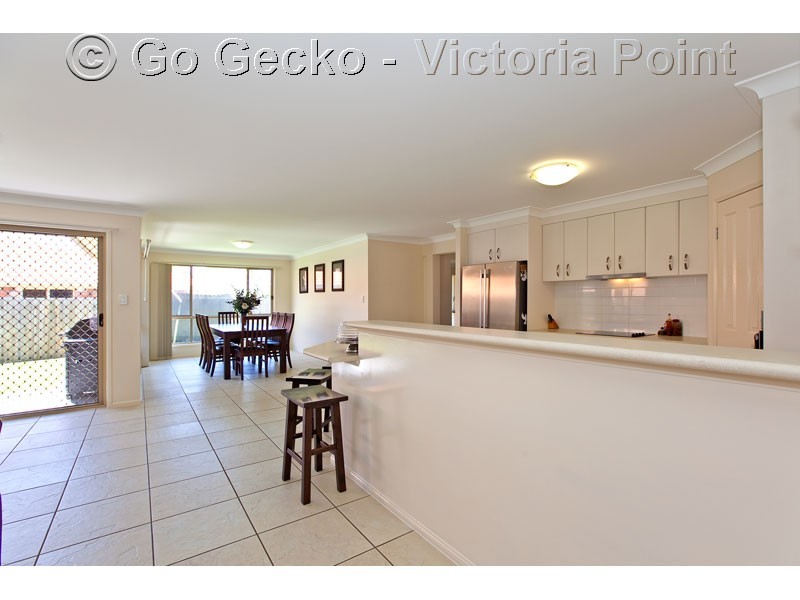 37 Ebony Crescent, Redland Bay QLD 4165