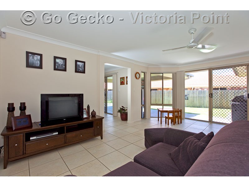 37 Ebony Crescent, Redland Bay QLD 4165