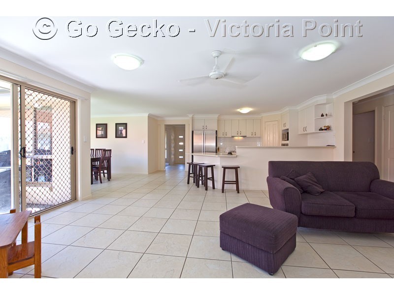 37 Ebony Crescent, Redland Bay QLD 4165