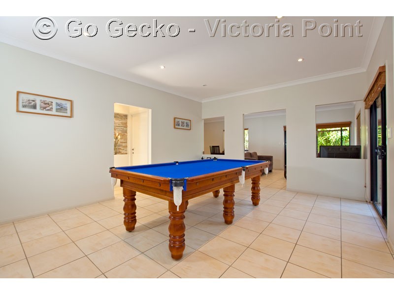 2 Seagrass Place, Redland Bay QLD 4165