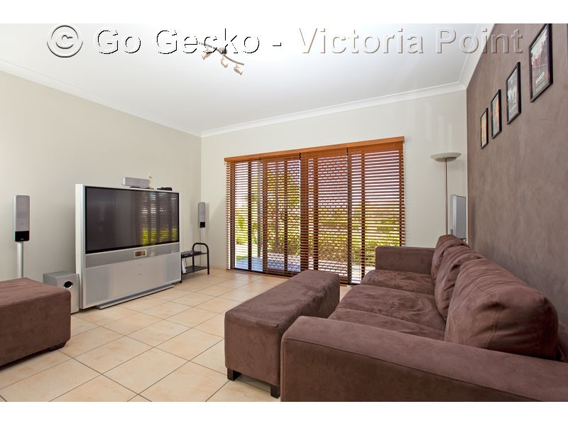 2 Seagrass Place, Redland Bay QLD 4165