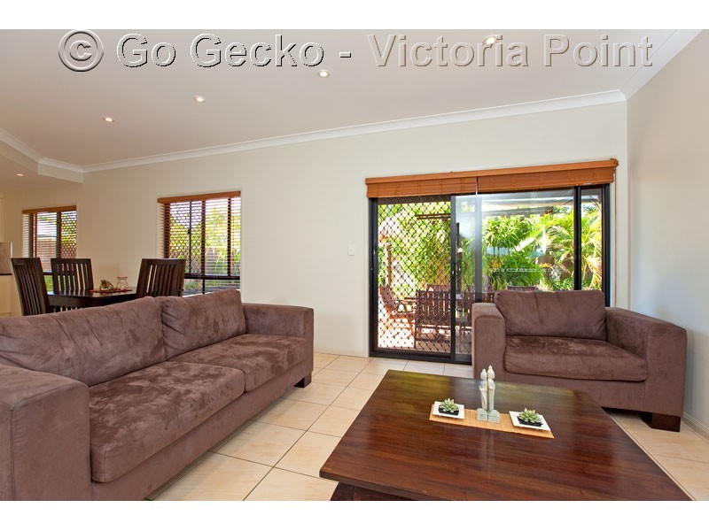 2 Seagrass Place, Redland Bay QLD 4165