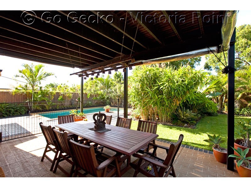 2 Seagrass Place, Redland Bay QLD 4165