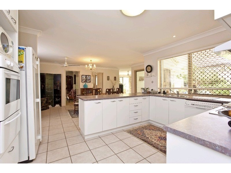 5 Hilary Avenue, Redland Bay QLD 4165