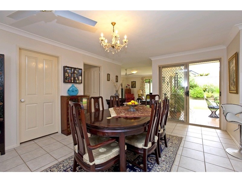 5 Hilary Avenue, Redland Bay QLD 4165