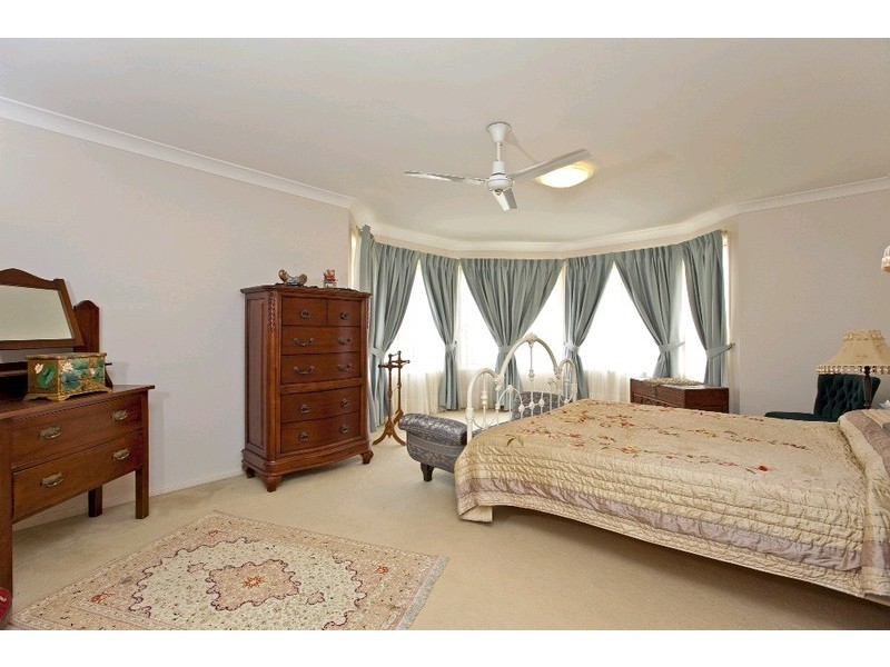 5 Hilary Avenue, Redland Bay QLD 4165