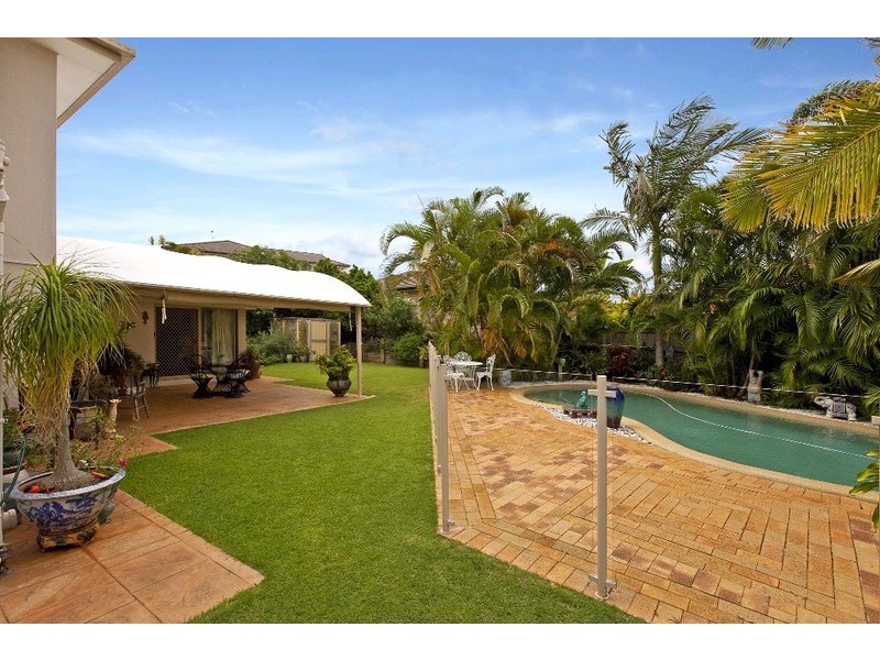 5 Hilary Avenue, Redland Bay QLD 4165