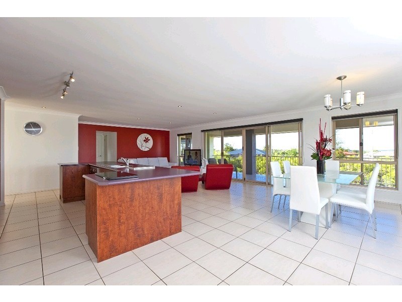 13 Braemar Court, Redland Bay QLD 4165
