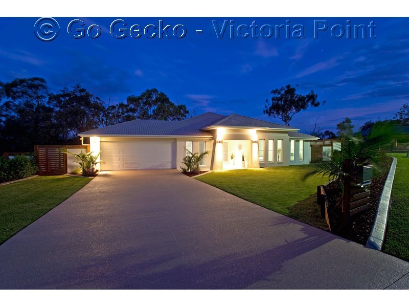 1 woodcrest Close, Redland Bay QLD 4165