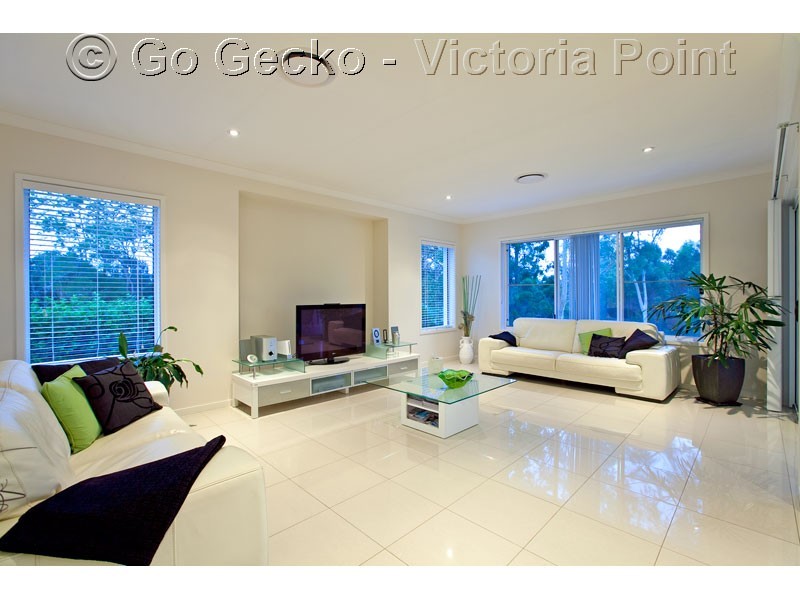 1 woodcrest Close, Redland Bay QLD 4165